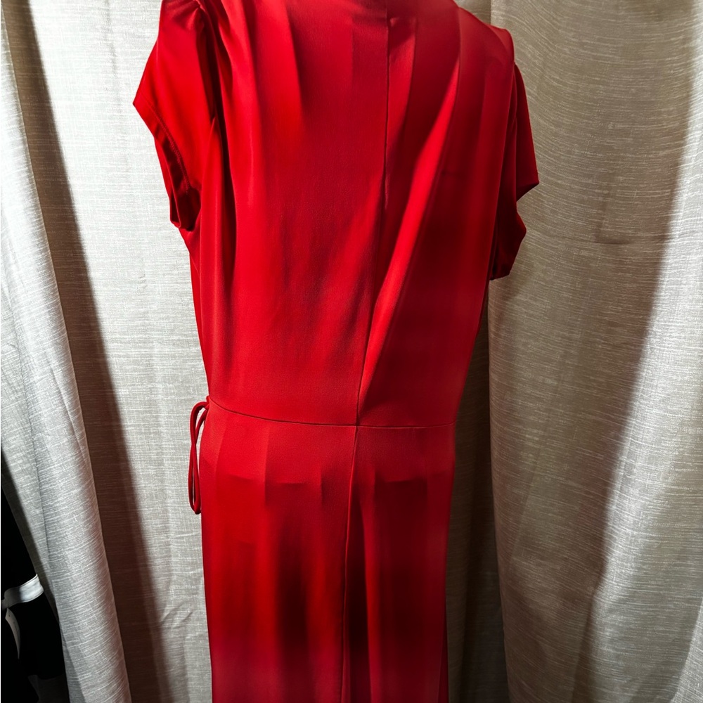 Elegant Red Wrap Dress - Picture 5 of 5